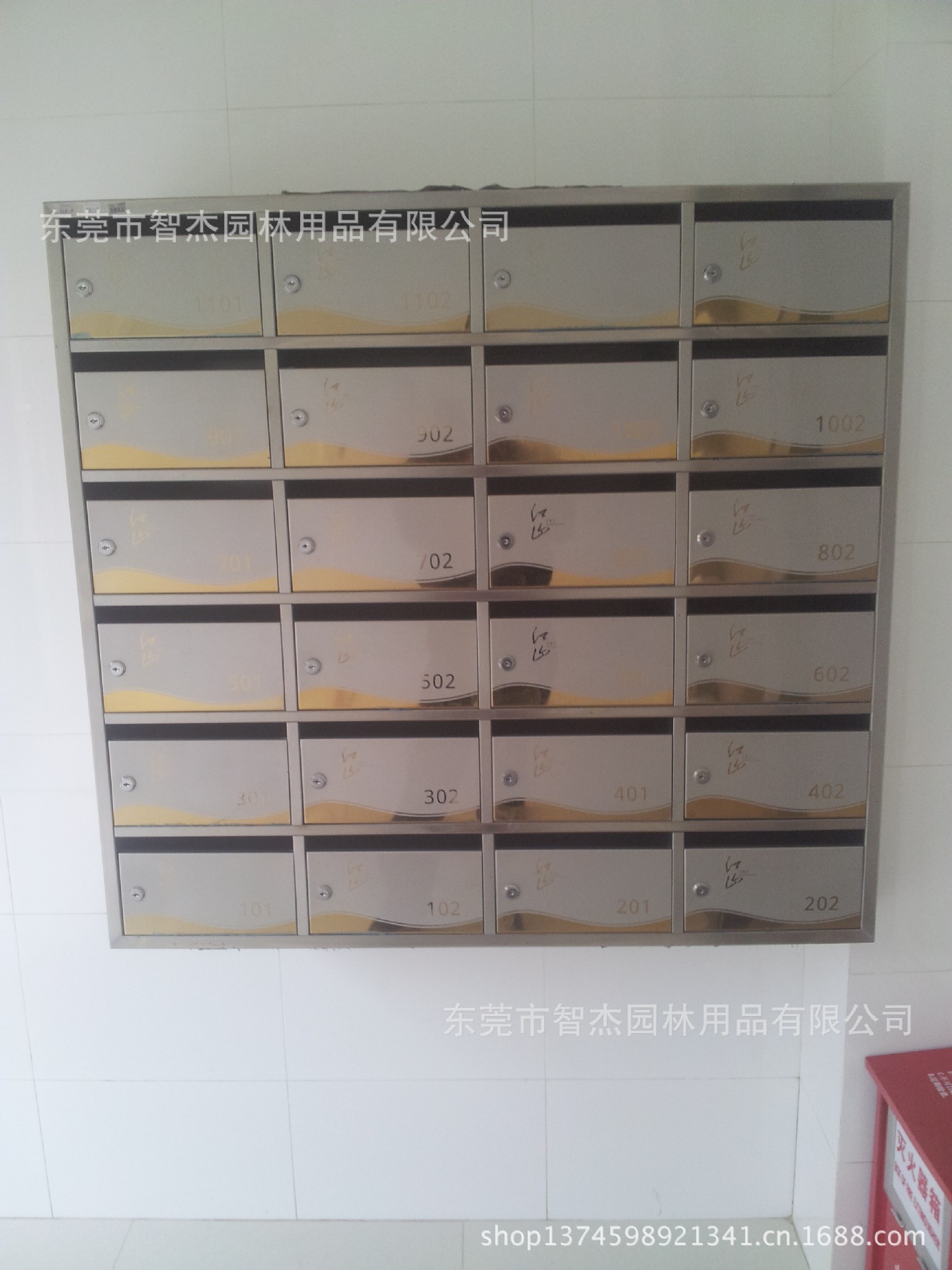 鋼木結構信報箱 高端定制，小區(qū)品質之選